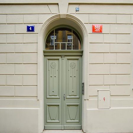 Apartment Gesse Brezinova Praga Exterior foto