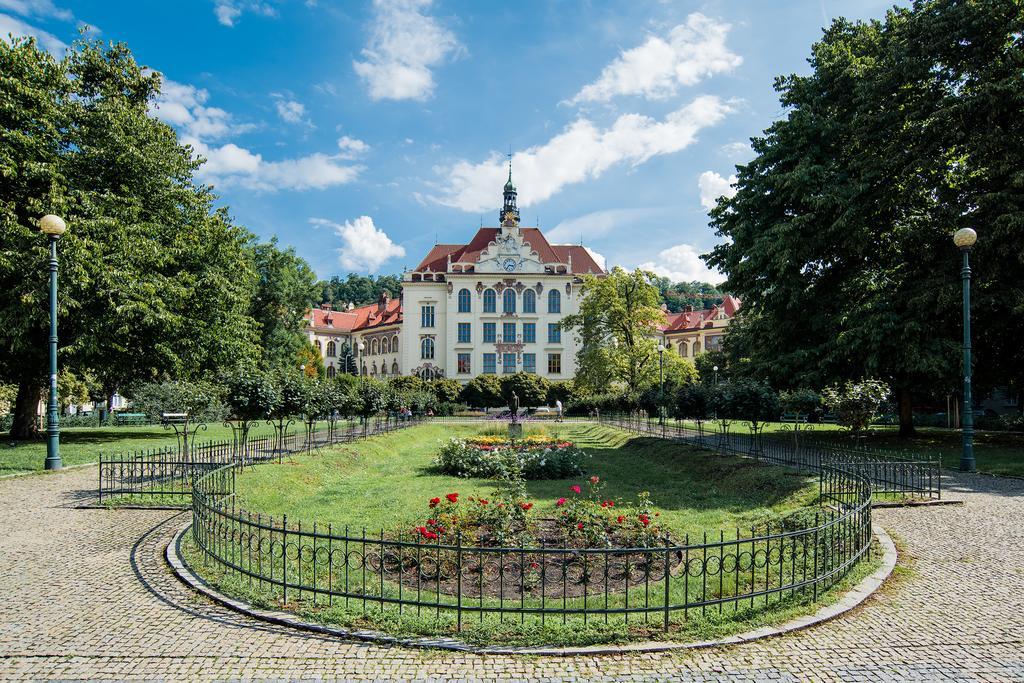 Apartment Gesse Brezinova Praga Exterior foto